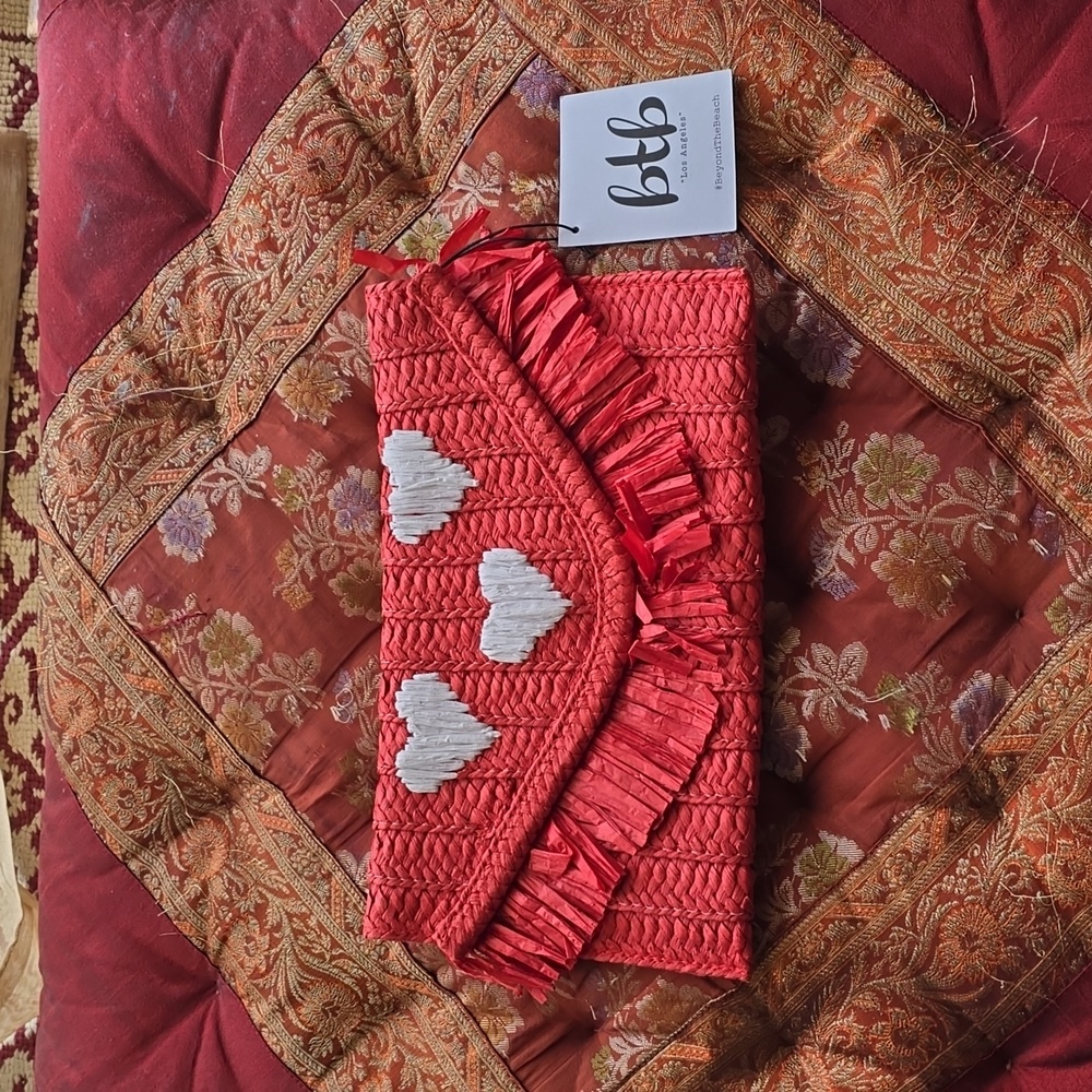 Red Steaw BTB clutch with white hearts (NWT)